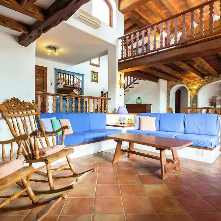 Luxurious With Gorgeous Pool In