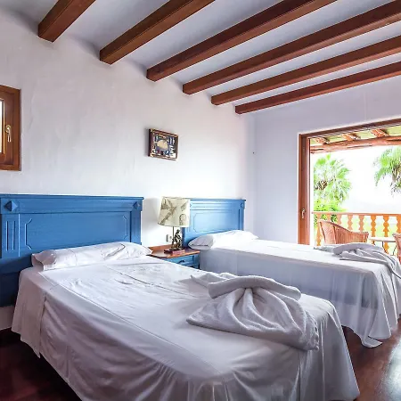 Βίλα Luxurious With Gorgeous Pool In