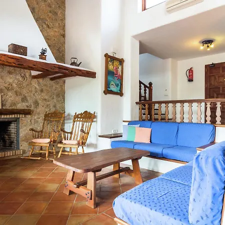Βίλα Luxurious With Gorgeous Pool In