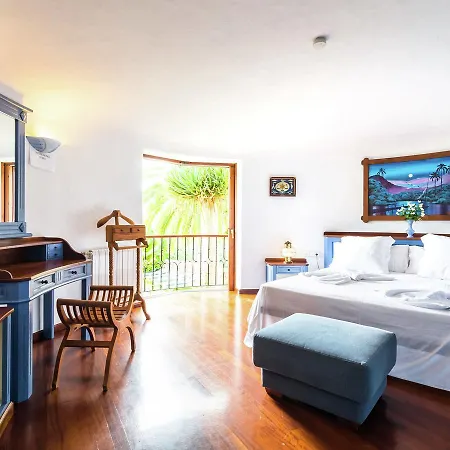 Luxurious With Gorgeous Pool In Santa Eulària des Riu